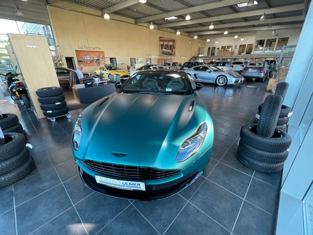 Aston Martin DB11 4.0 V8 Aston Martin Racing green