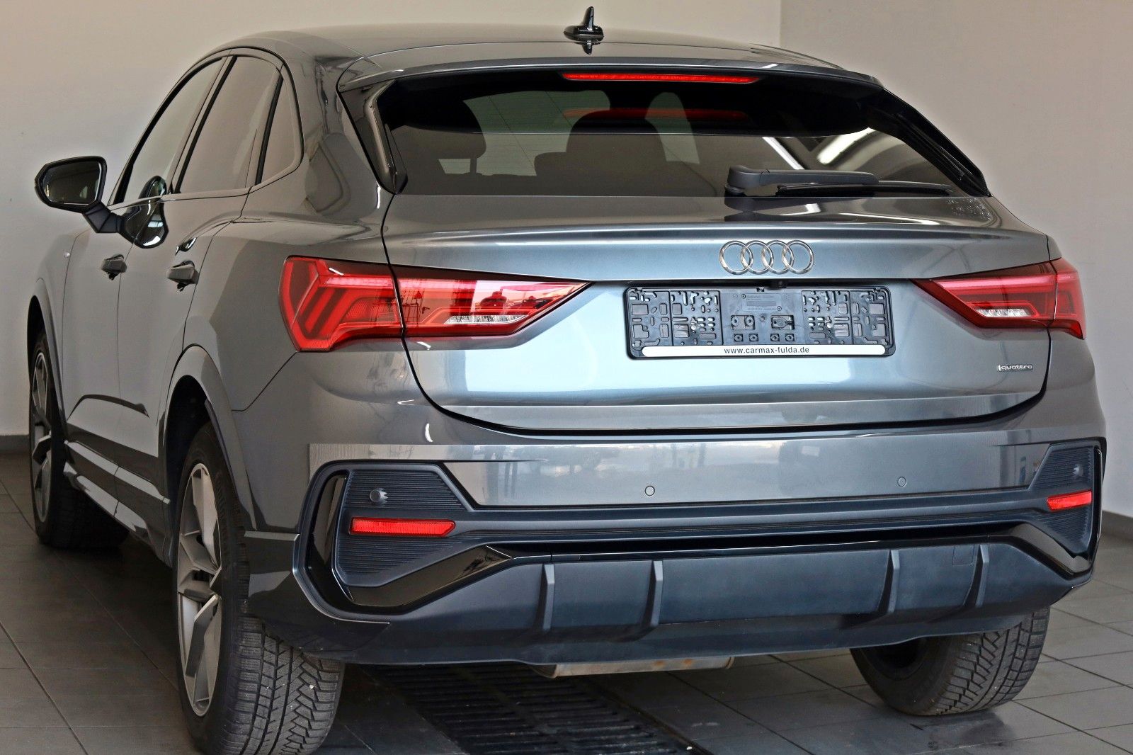 Fahrzeugabbildung Audi Q3 Sportback 40 TDI quat. S line Matrix-LED,Navi