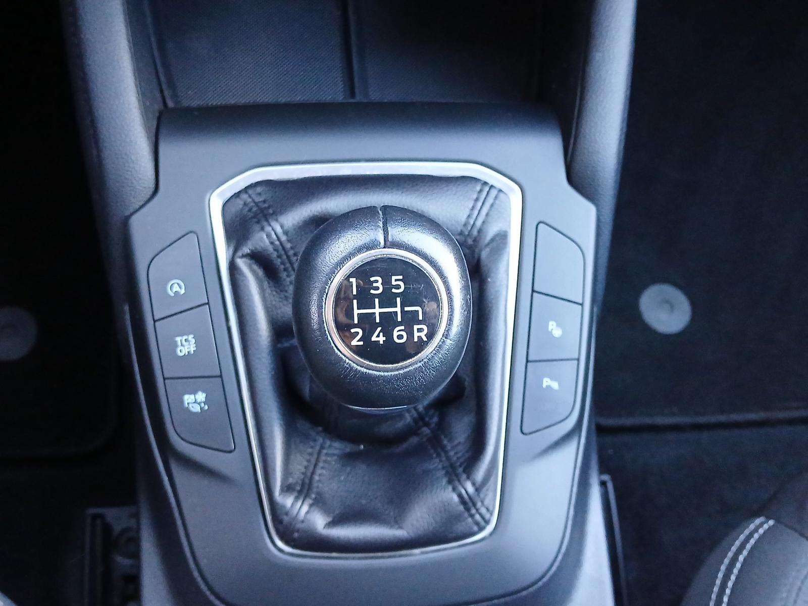 Ford Focus Titanium Turnier LED NAVI AHK KAMERA