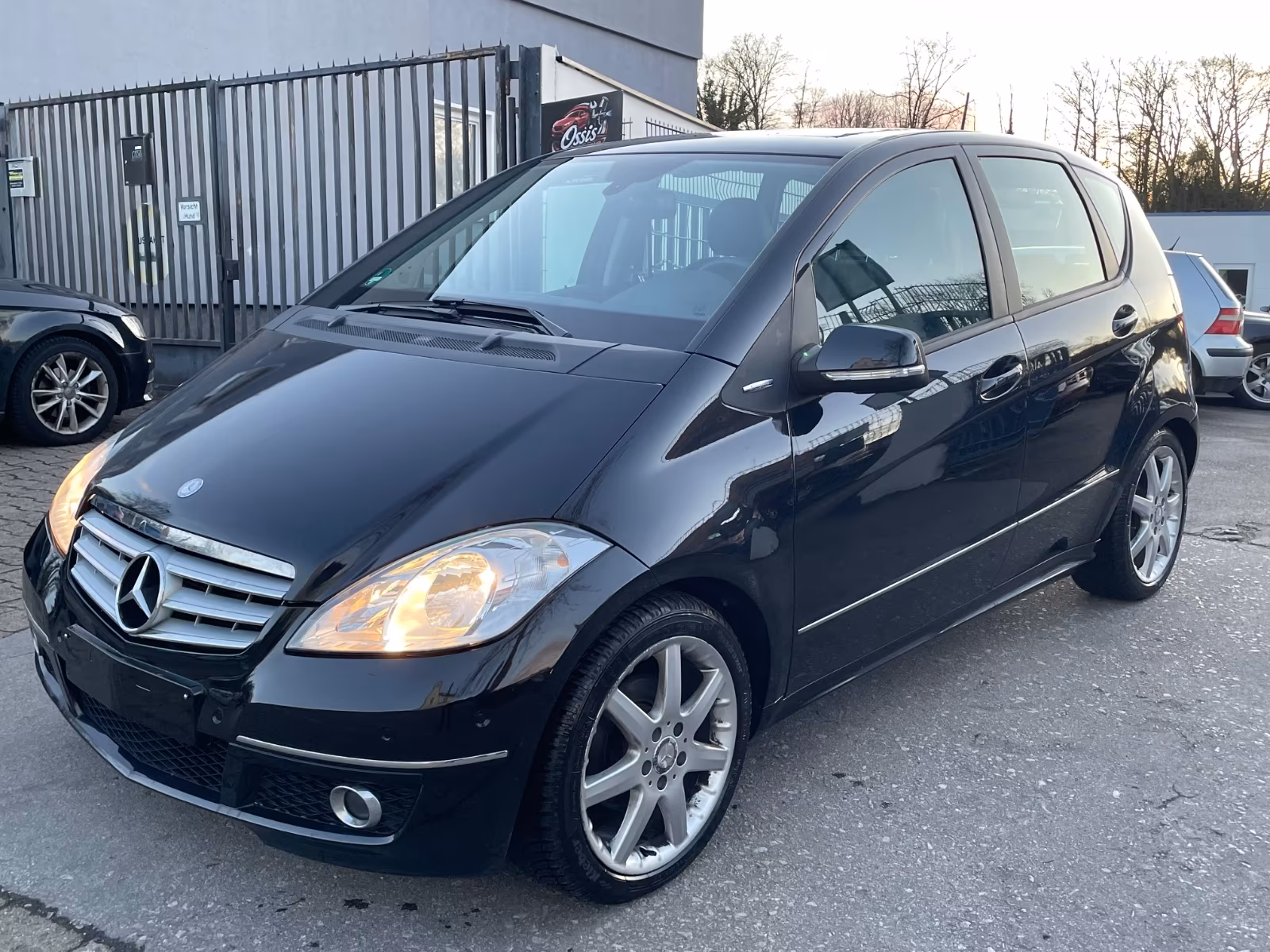 Mercedes-Benz A 160 Avantgarde*AUTOMATIK+NAVI+TEILLEDER+PDC