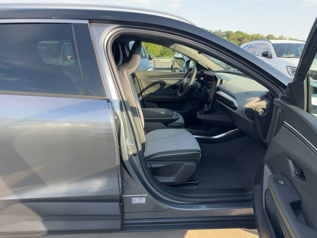 Fahrzeugabbildung Renault Scenic TECHNO E-TECH 220 LONG RANGE GJR
