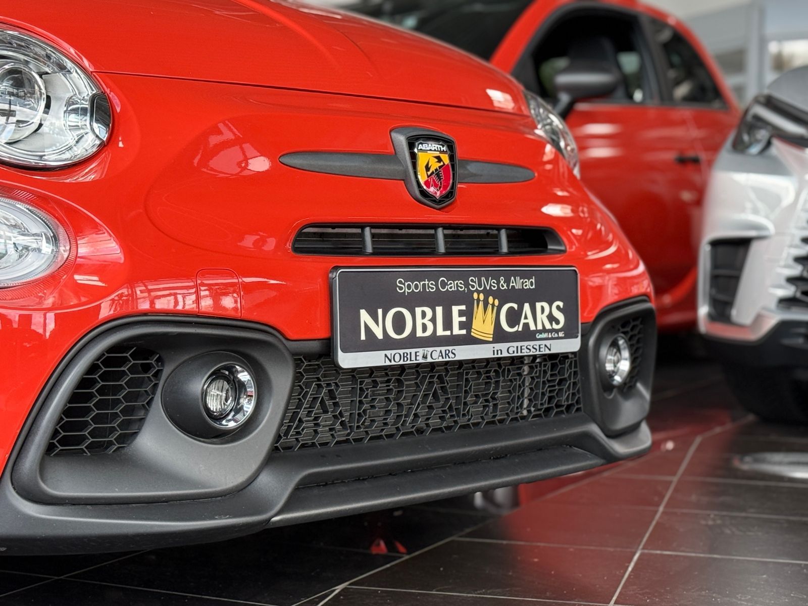Fahrzeugabbildung Abarth 695C Turismo BEATS NAVI XENON