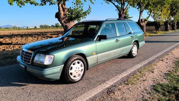 Mercedes E 200 - 2