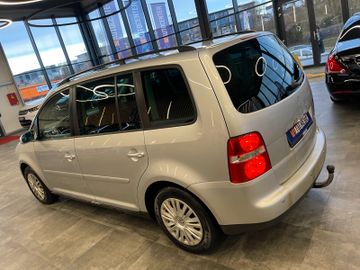 Volkswagen Touran Trendline*7 SITZER*AHK*TEMPOMAT*PDC*