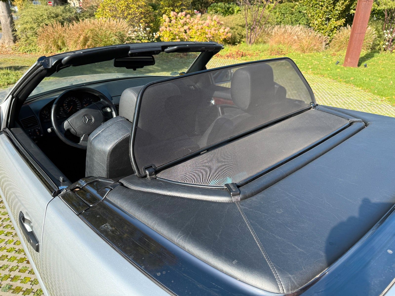 Fahrzeugabbildung Mercedes-Benz SL 280