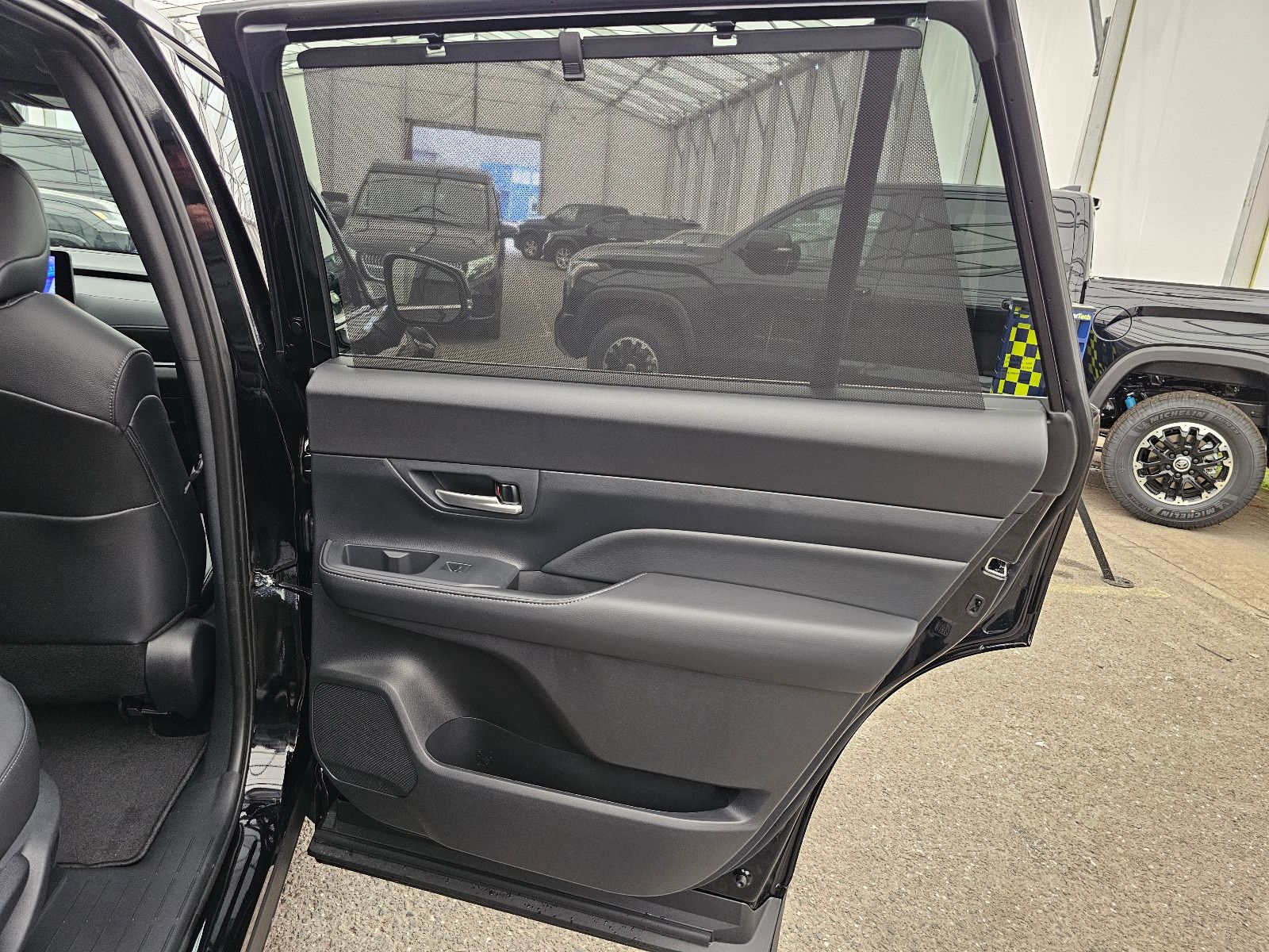 Fahrzeugabbildung Toyota GRAND Platinum Max T1: 68.000 EURO Stock !!!