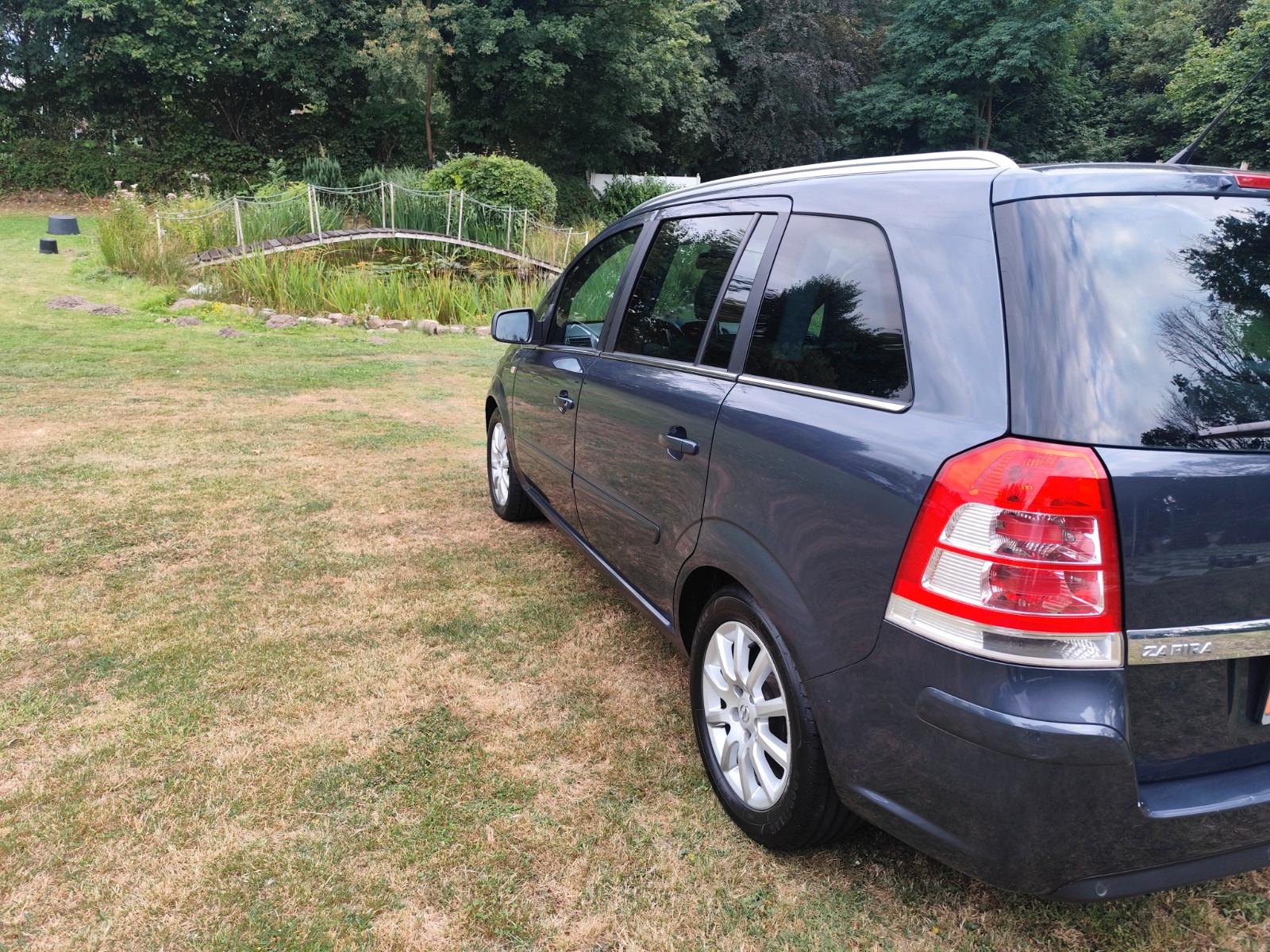 Opel Zafira B Innovation-Ahk-Ölkühler -TÜVNeu-Xenon