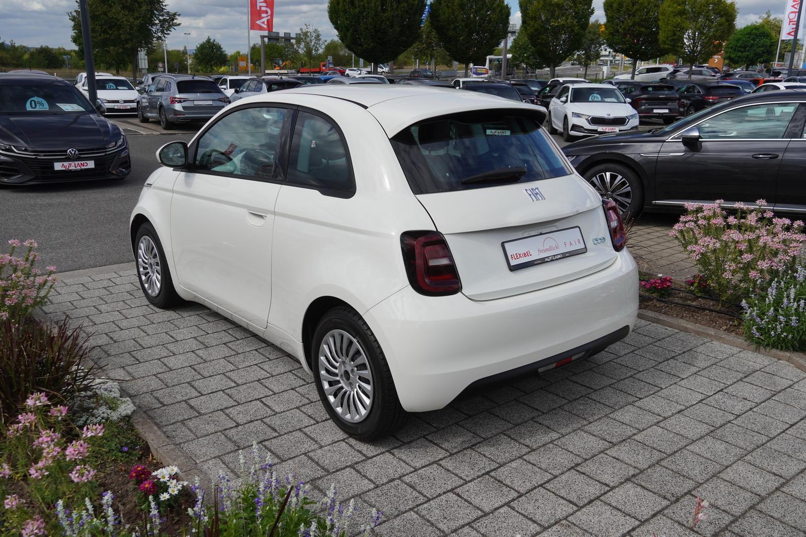 Fiat 500 e Basis Android Apple Tempomat Klimaaut. DAB