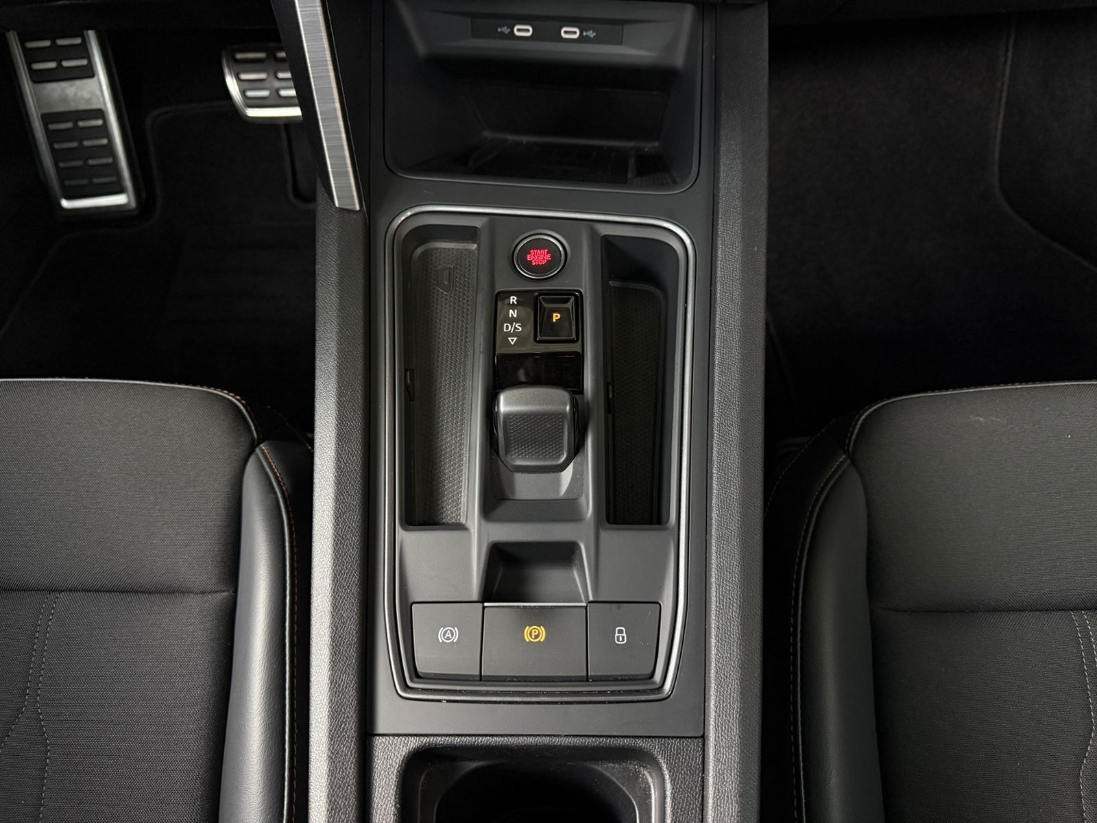 Fahrzeugabbildung CUPRA Formentor VZ  e-Hybrid PANO AHK KAM