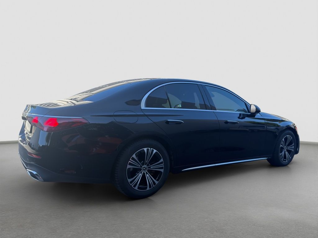 Fahrzeugabbildung Mercedes-Benz E 200 4MATIC Limousine AMG Line*HUD*Pano Dach