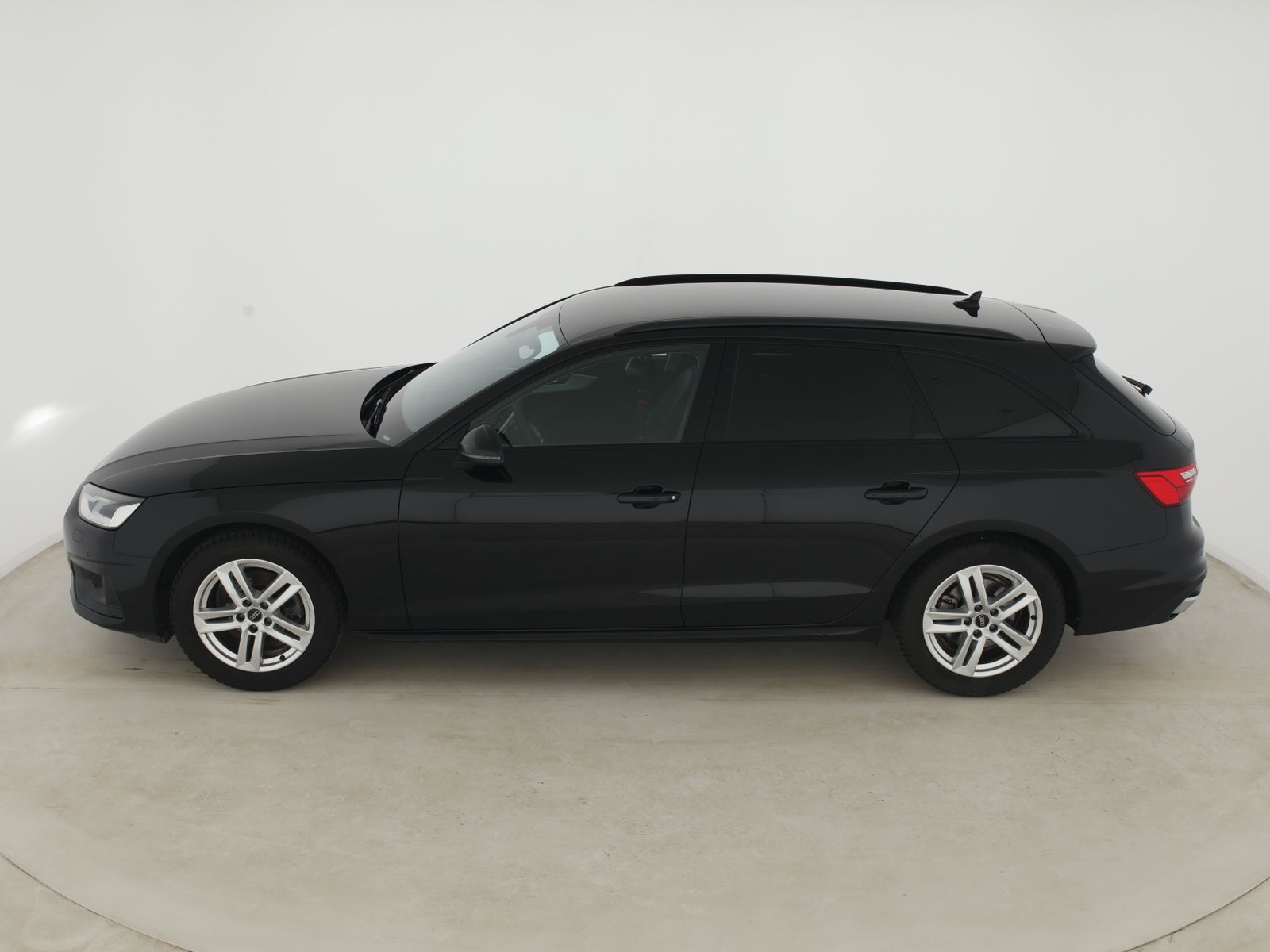 Audi A4 Avant Advanced 35 TDI S tronic AHK Black Navi imagem 3
