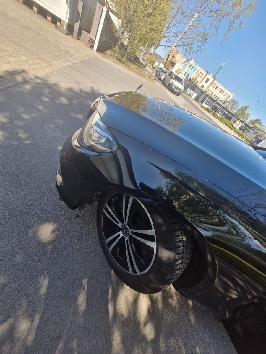 Mercedes-Benz E 200