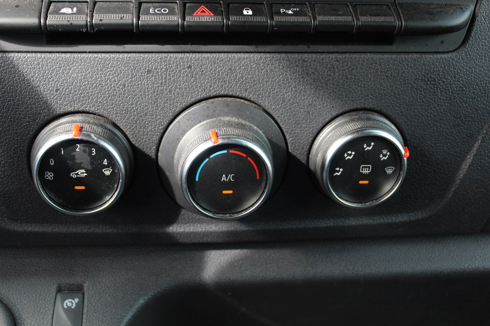 Fahrzeugabbildung Opel Movano B L2H2 3,3t AC/PDC/KAMERA/LED/TEMPOMAT