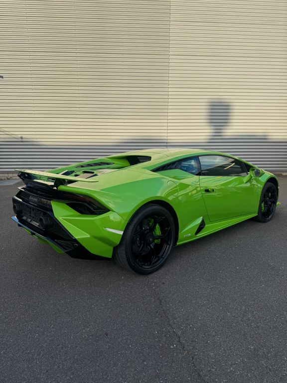 LAMBORGHINI Huracán 2024