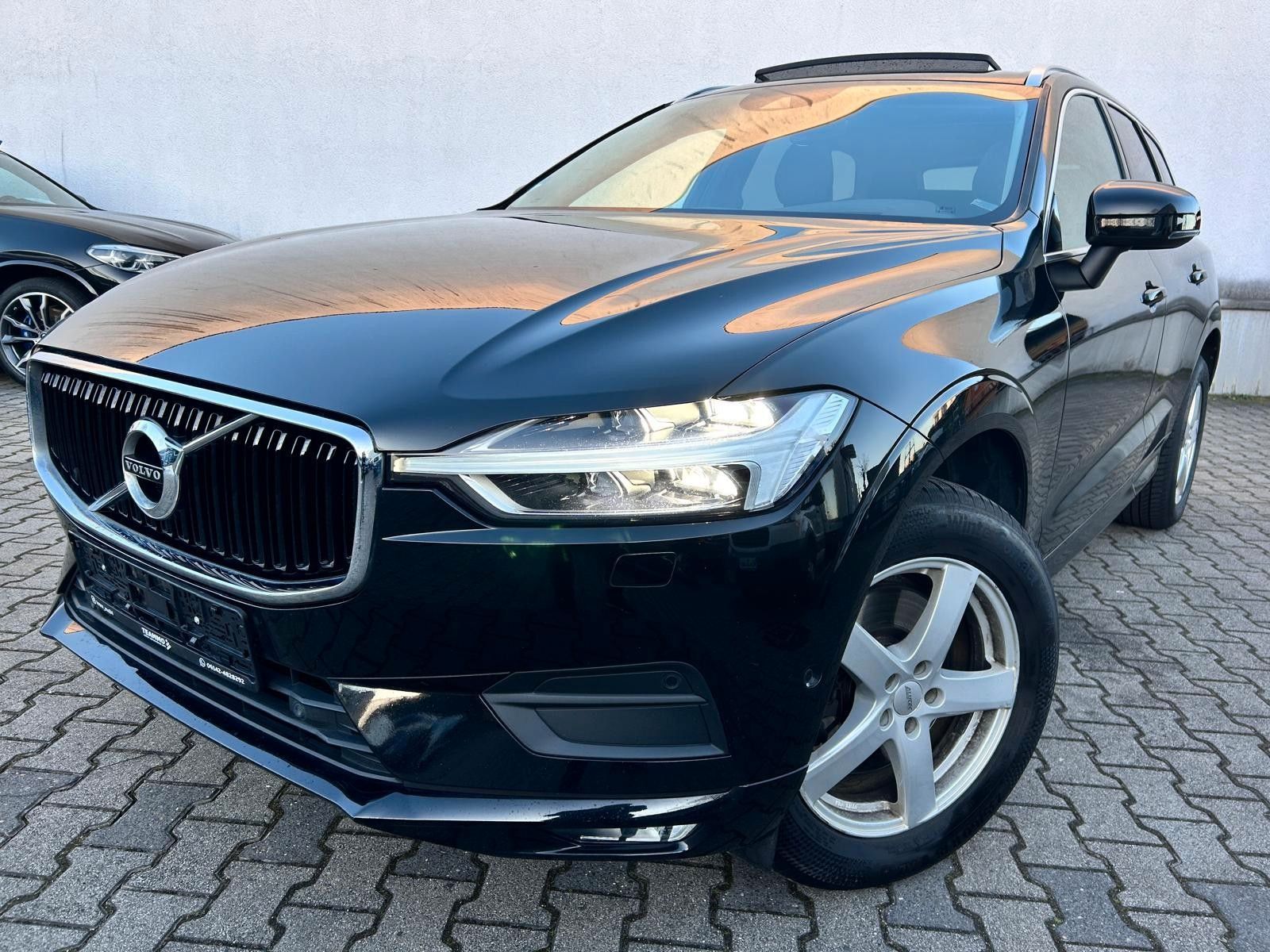 Volvo XC 60 Momentum AWD|1.HD|H-UP|PANO|DIGITAL|4xSHZ