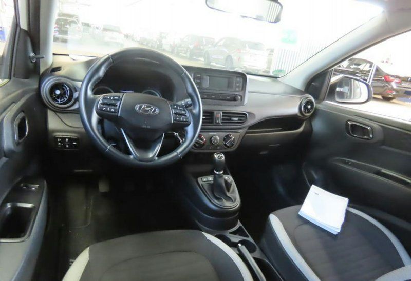 Fahrzeugabbildung Hyundai i10 1.0 Select  KLIMA+PDC+BLUETOOTH+SITZ/LENKRAD