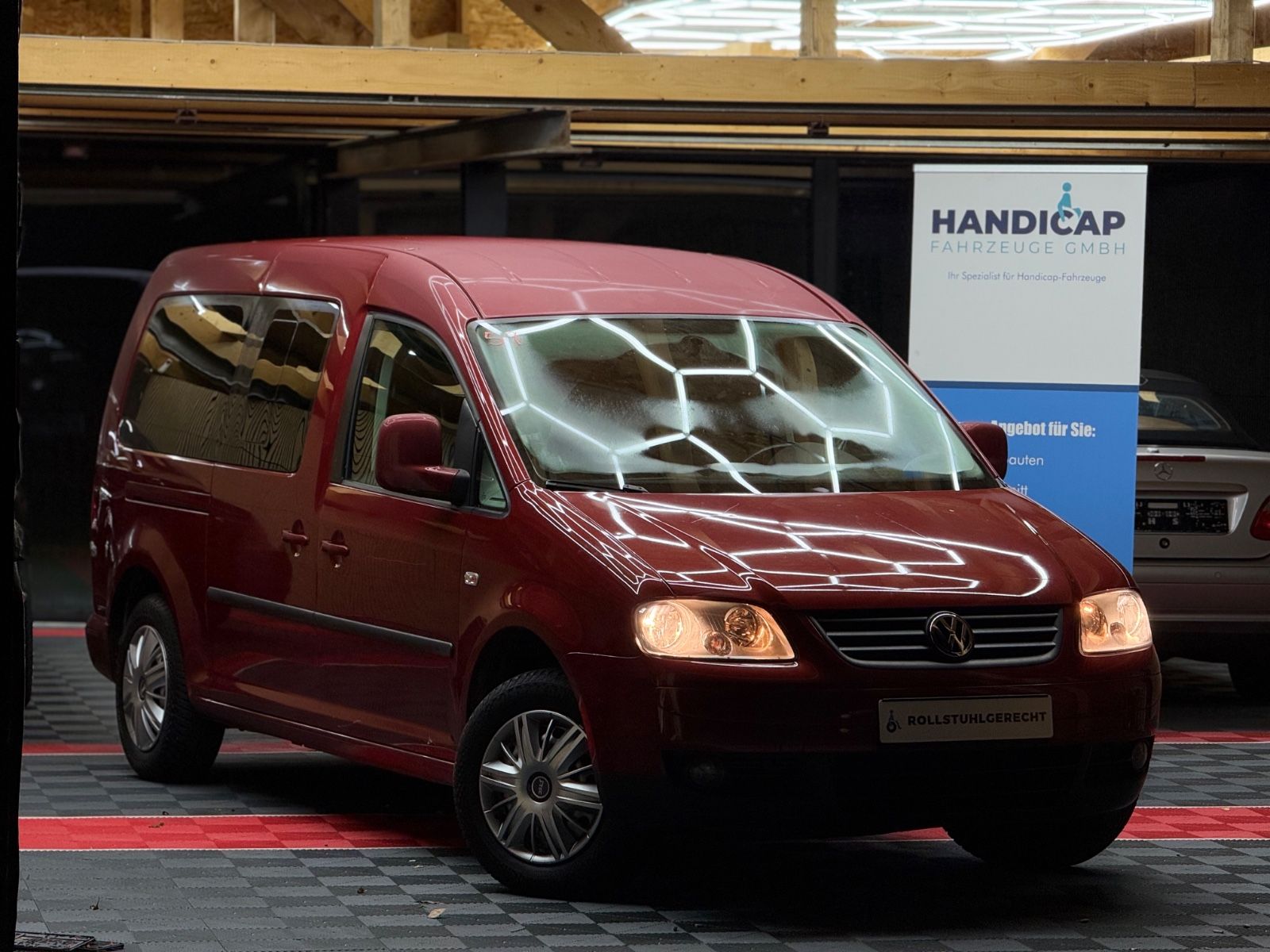 Volkswagen Caddy Maxi Behindertengerecht-Rampe foto 28