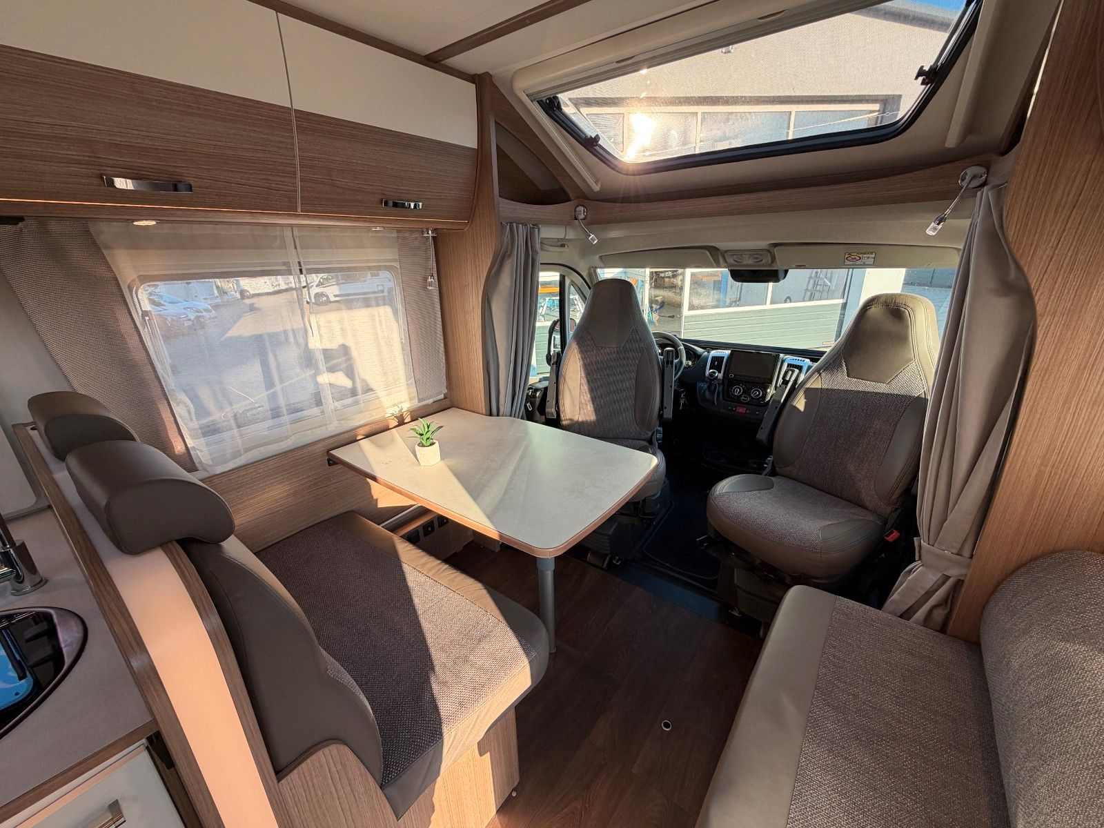 Fahrzeugabbildung Carado T 448