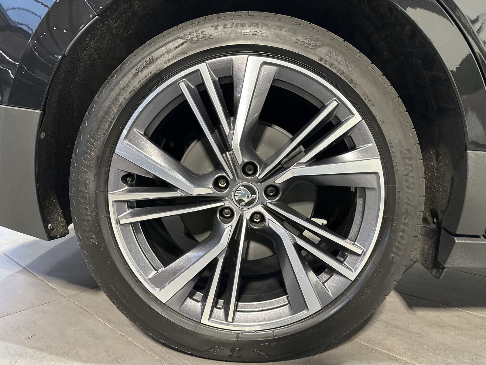 Fahrzeugabbildung SKODA Enyaq  iV 80 Sport Plus NAV+LED+KAM+VC+20ZO+1HD