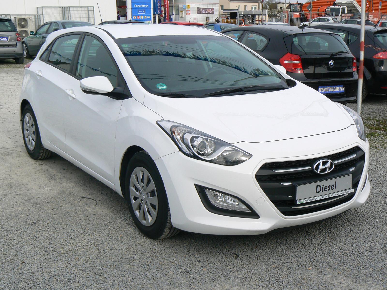 Hyundai i30 1,6 blue Trend/Navi/Kamera/5-Türig