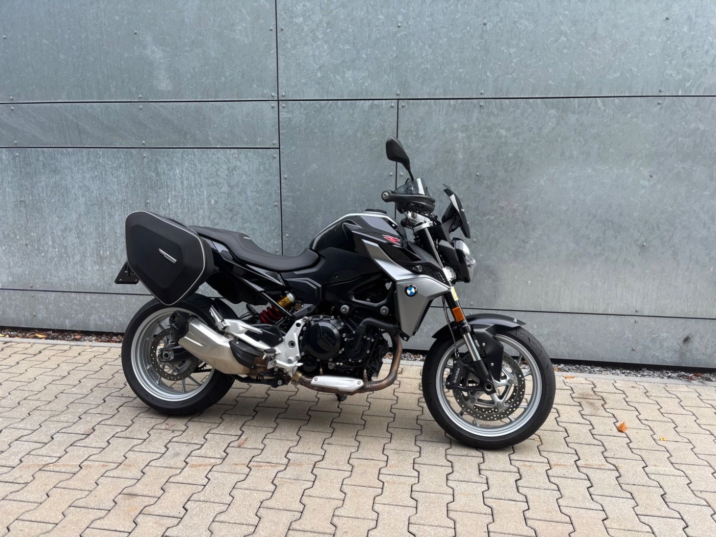 Fahrzeugabbildung BMW F 900 R 4 Pakete Seitenkoffer