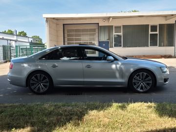 Audi A8 - 5