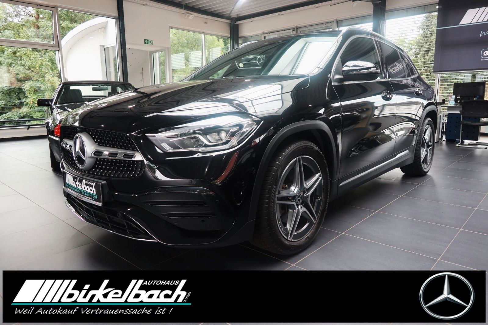 MERCEDES-BENZ GLA 250 AMG 4Matic 8G-DCT  LED Ambiente Pano
