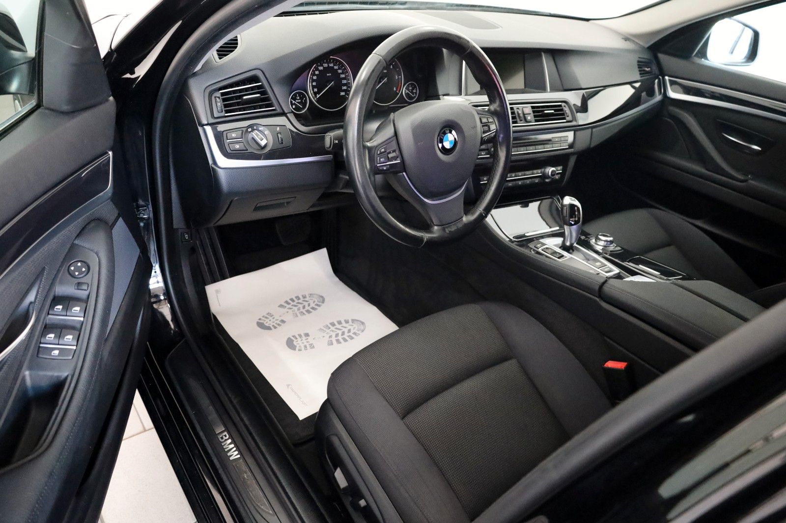 Fahrzeugabbildung BMW 520dA Lim.  Bi-Xenon,SH,PDC,Modellpflege