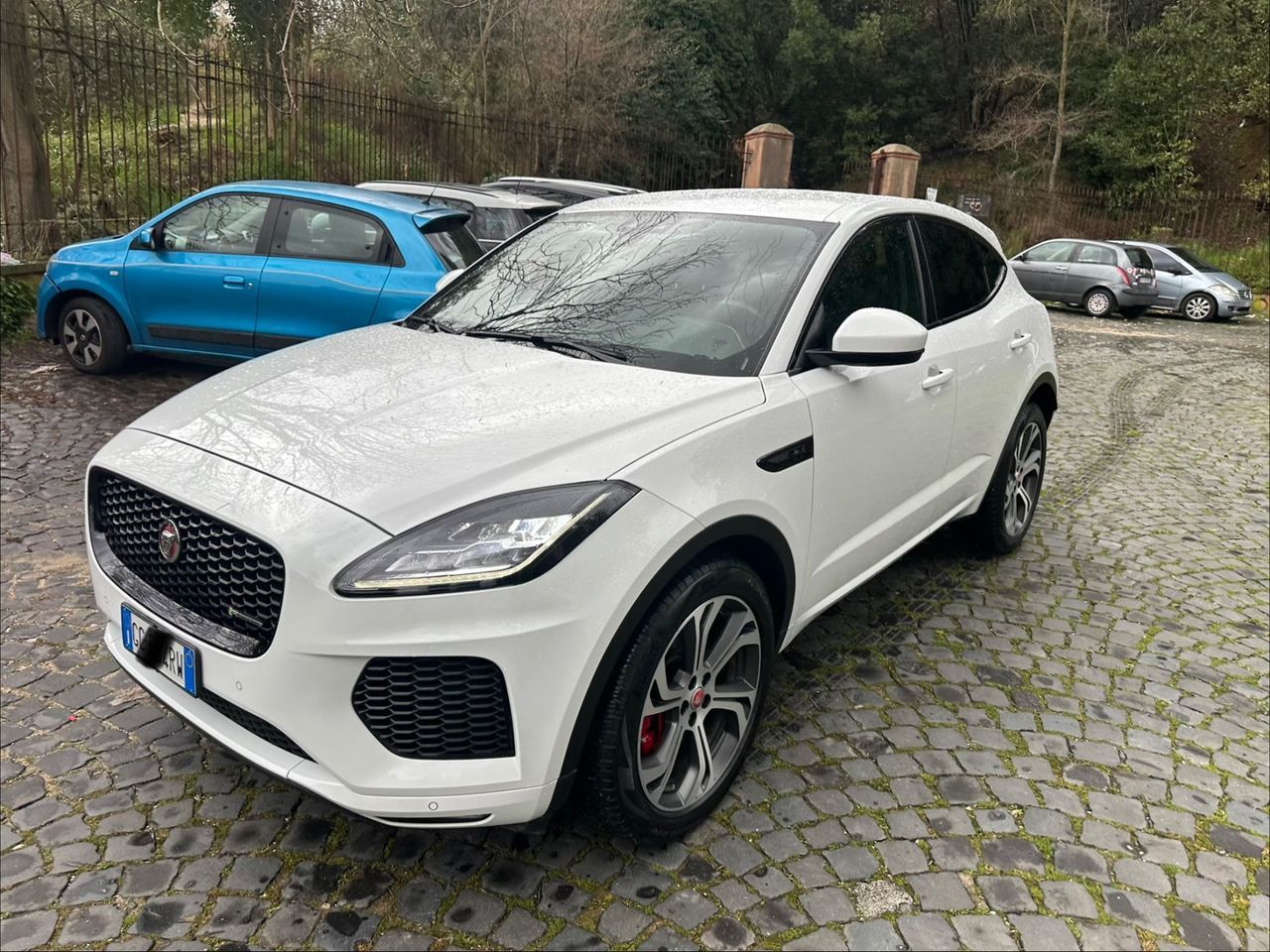 Jaguar E-Pace 2.0D 150 CV AWD R-Dynamic S 2020 imagem 2