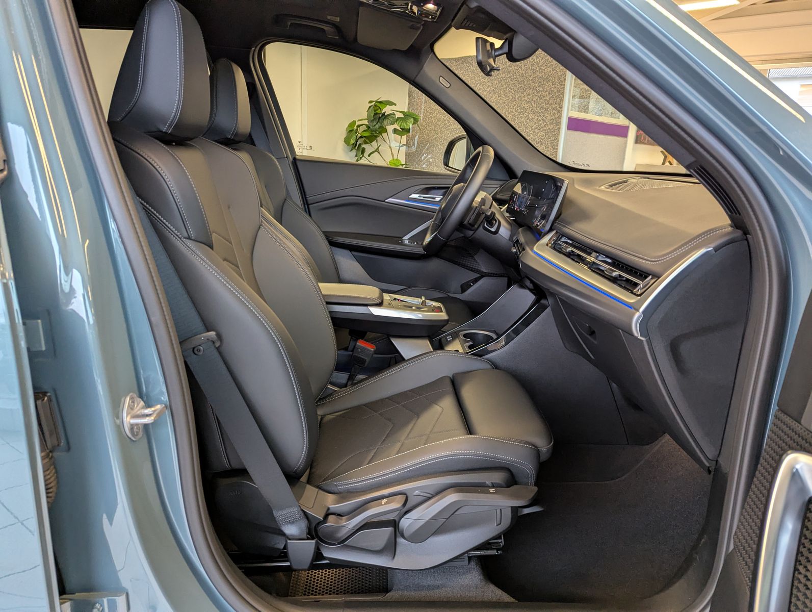 BMW X1 18d sDrive M-Sport Travel-Paket Pano Cam AHK - Image 15