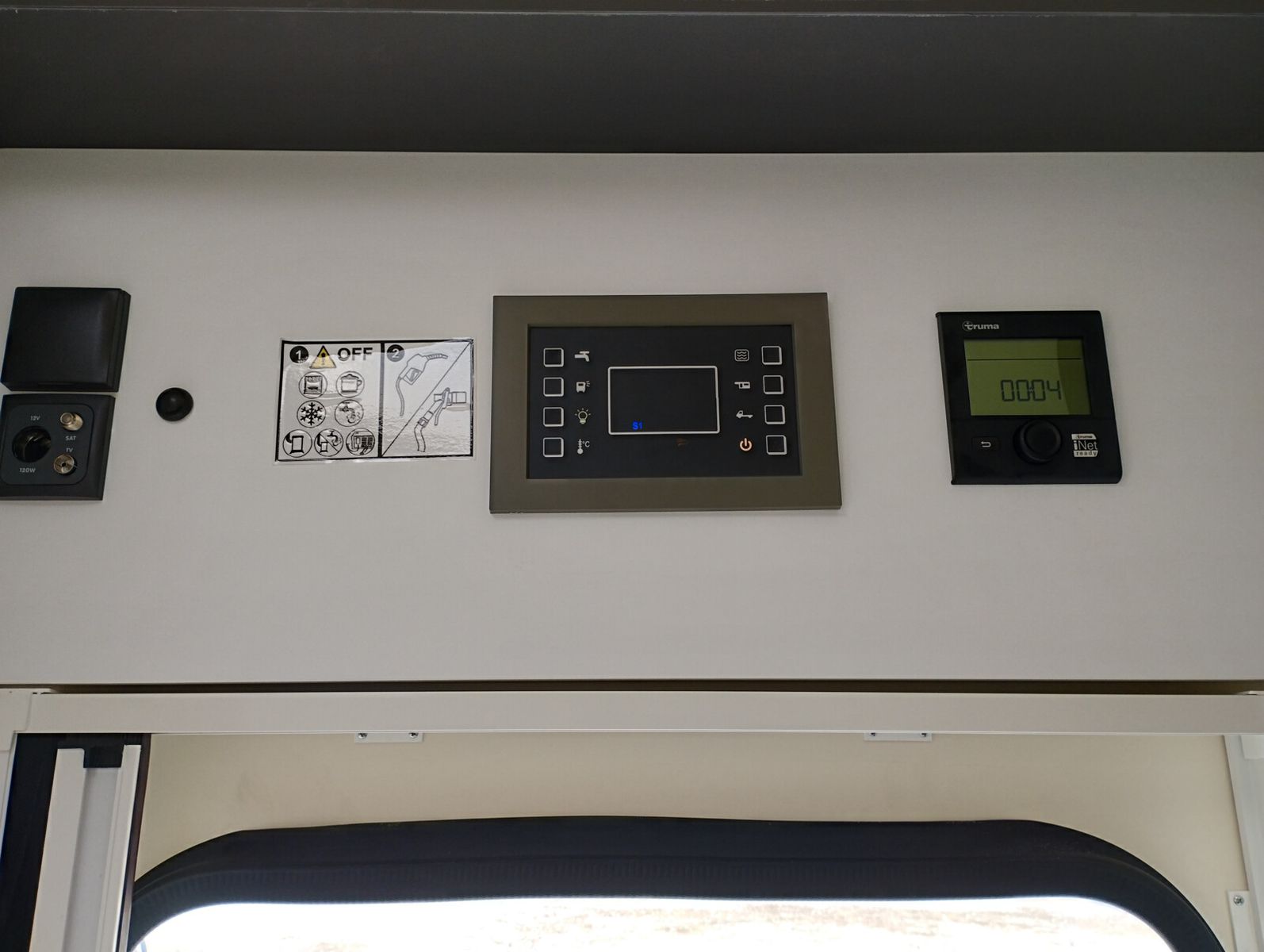 Fahrzeugabbildung Forster A FA699DVB 11340,- EUR Sondernachlass / 165 PS