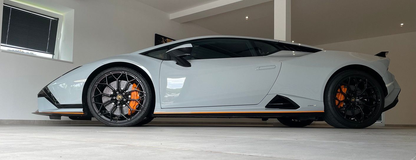 LAMBORGHINI Huracan
