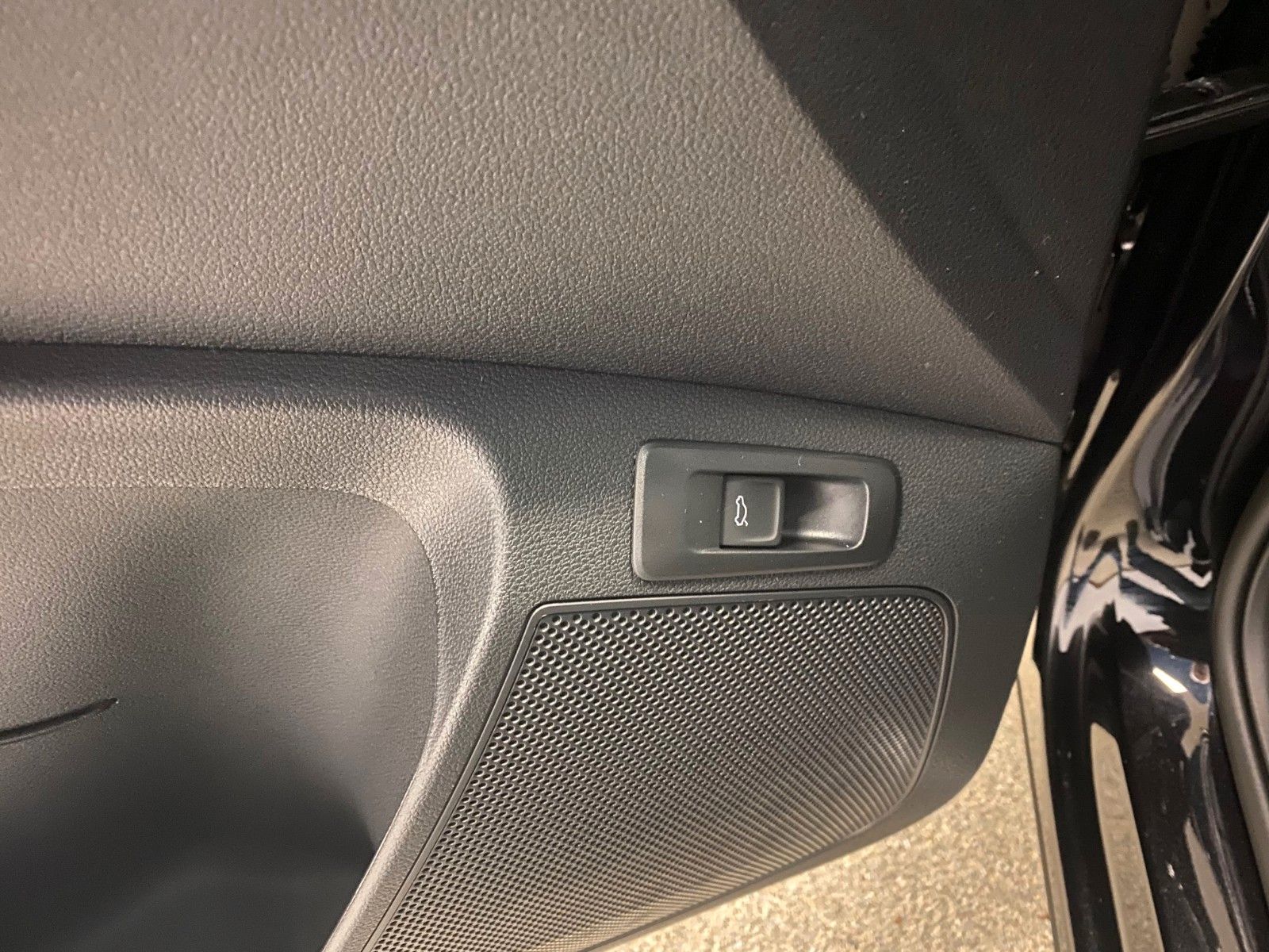 Fahrzeugabbildung SKODA Karoq 1.5 TSI DSG+Garantie 2030 oder 100tKM+NAVI