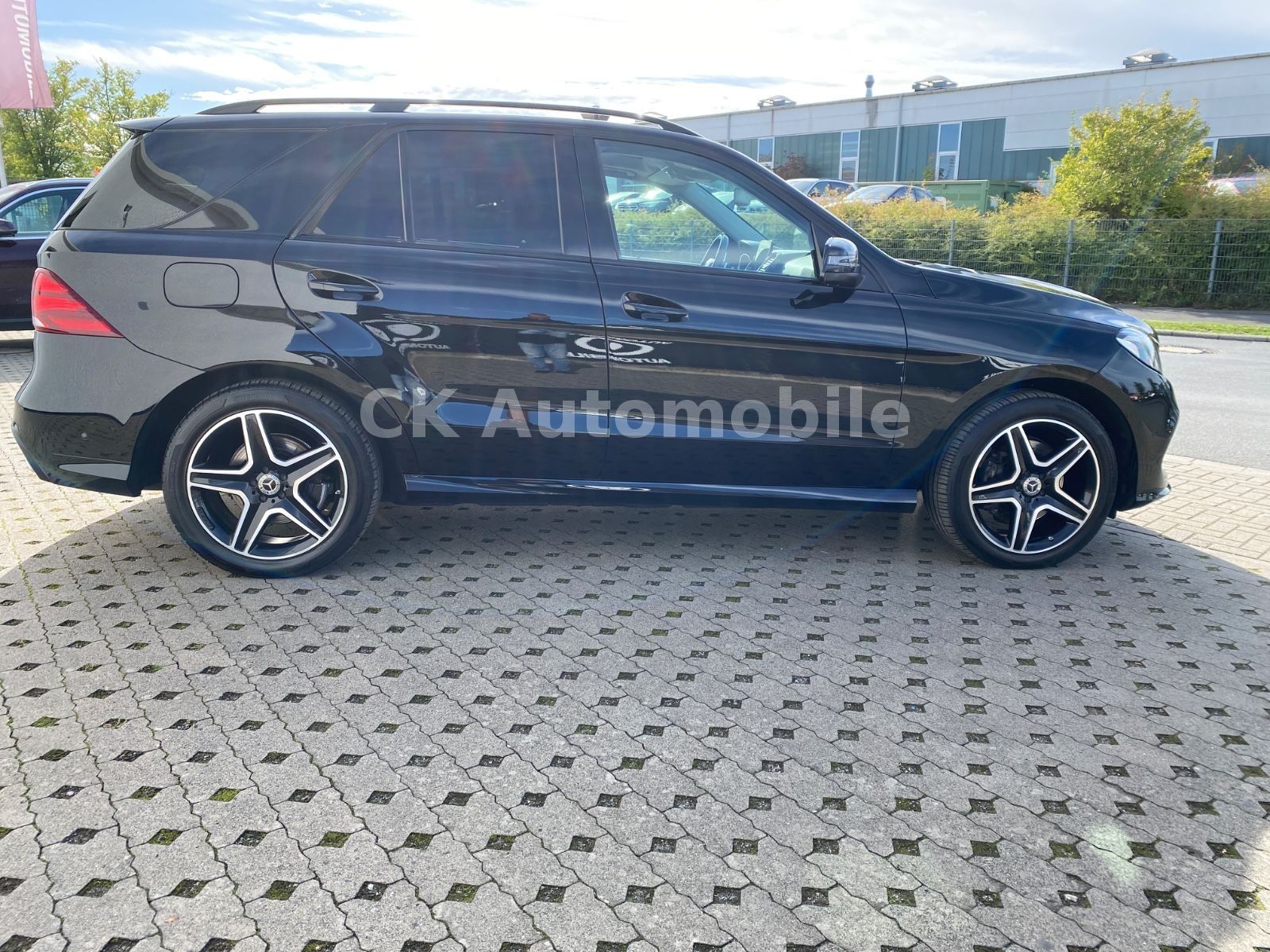 Fahrzeugabbildung Mercedes-Benz GLE 350 d 4Matic AMG Line/Navi/Air Matic/ILS/LED