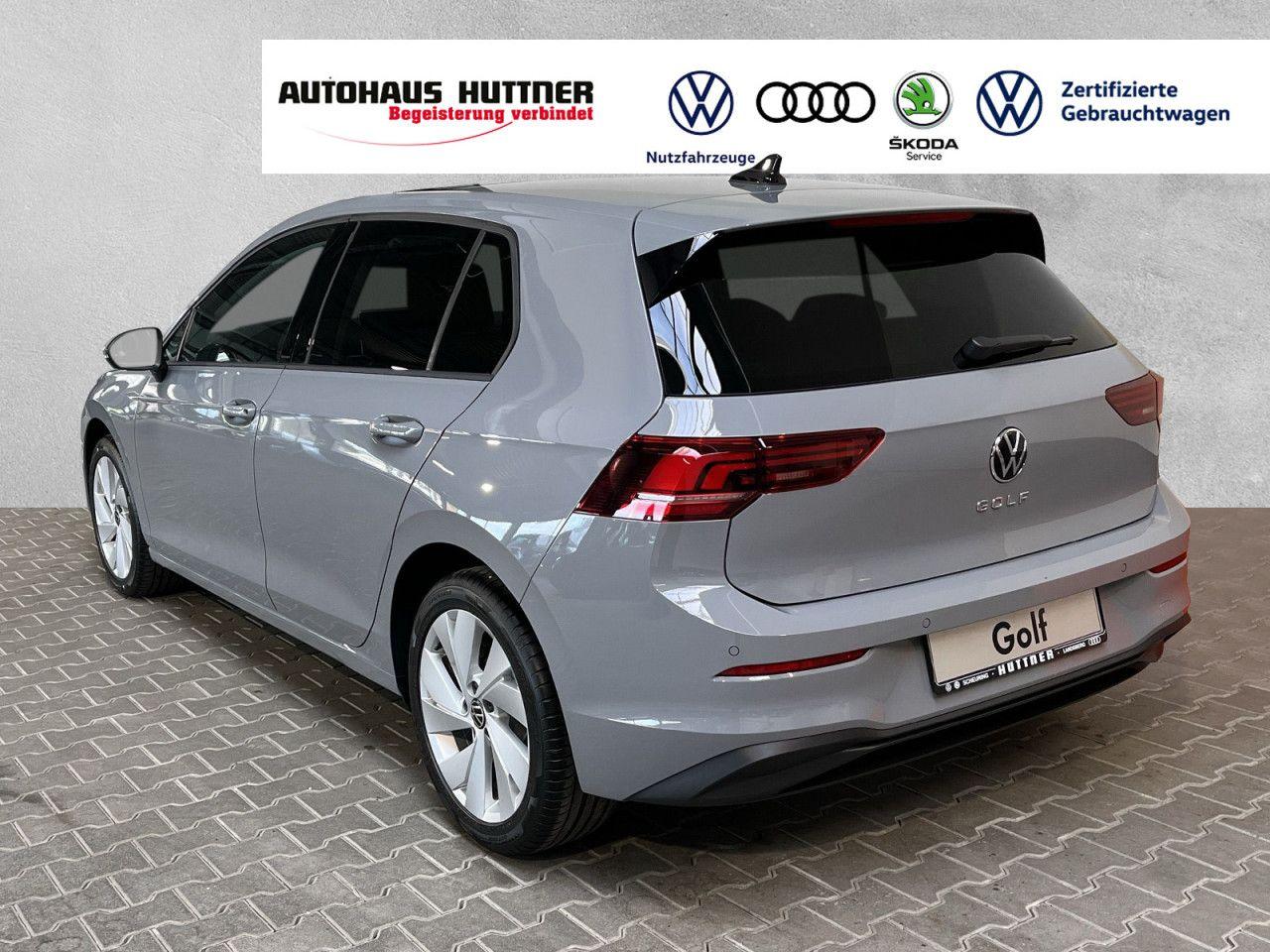 Volkswagen Golf 8 LIFE 1.5 TSI ACC PDC SITZHEIZUNG