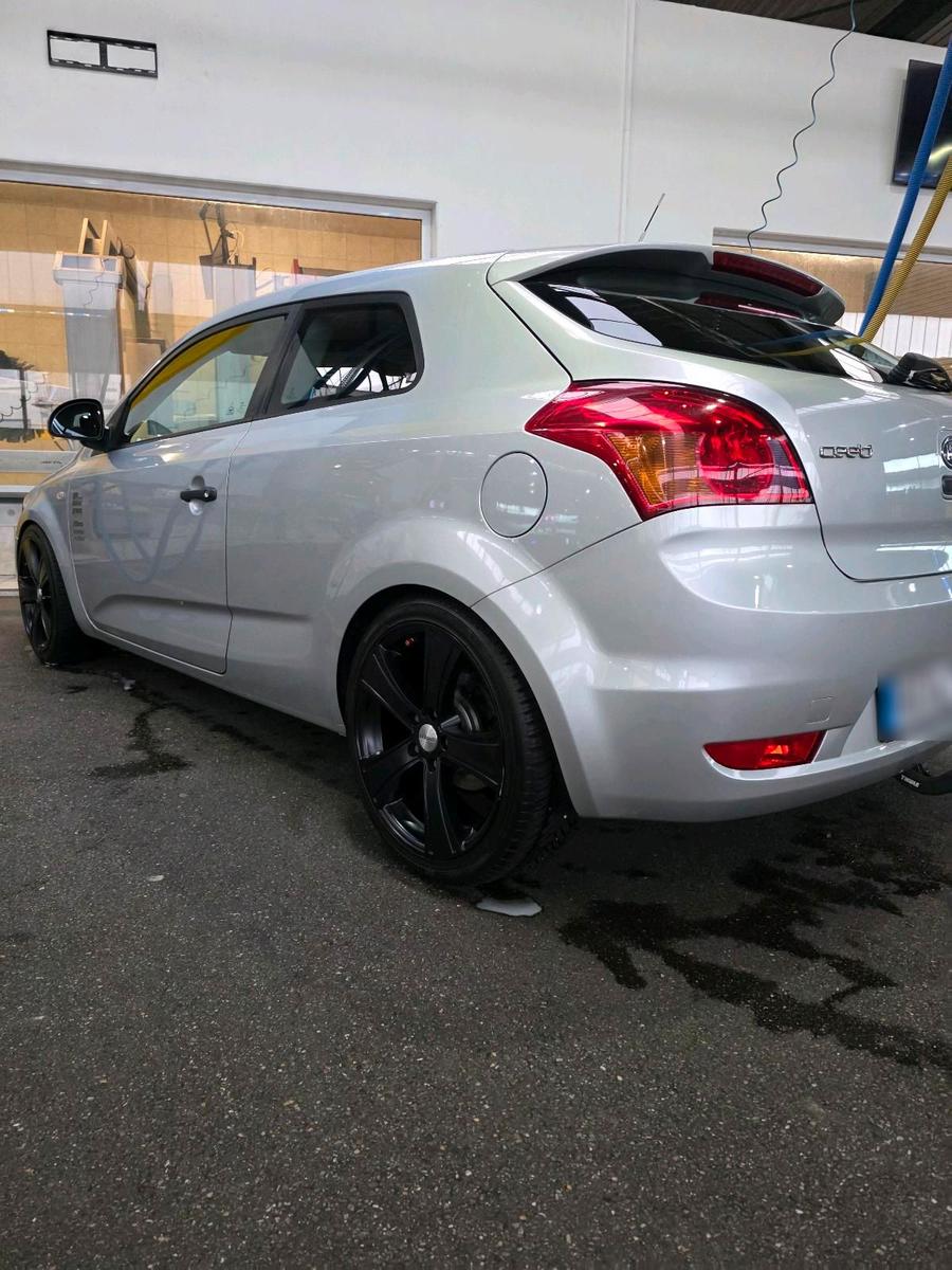 Kia Andere