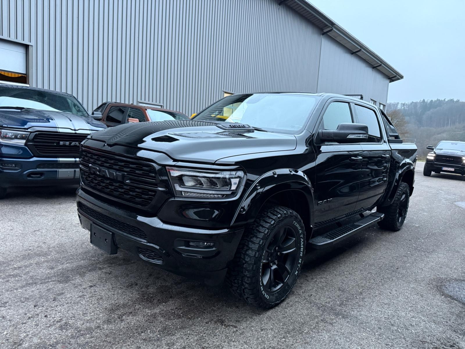 Dodge RAM 1500 HEMI 5.7 CREW CAB SPORT HOCH & BREIT