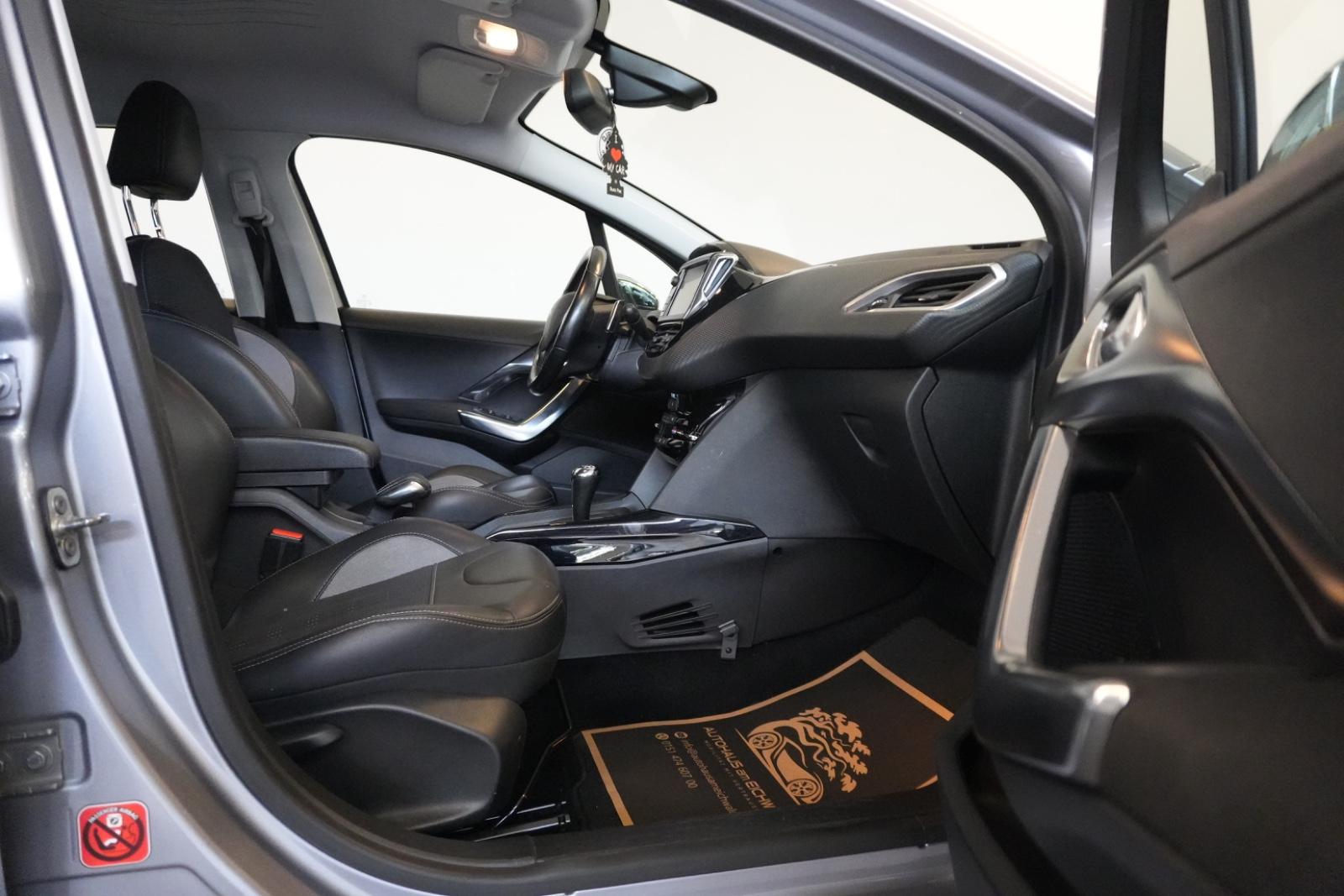 Peugeot 2008 1.2 VTi Allure Automatik PDC AHK