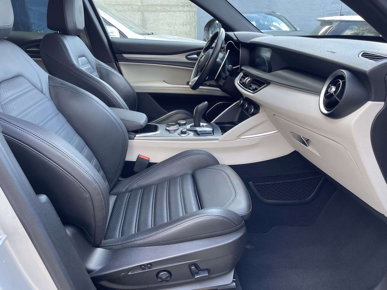 Alfa Romeo Stelvio Veloce Q4 Performance Xenon Kamera ACC, миниатюра 24