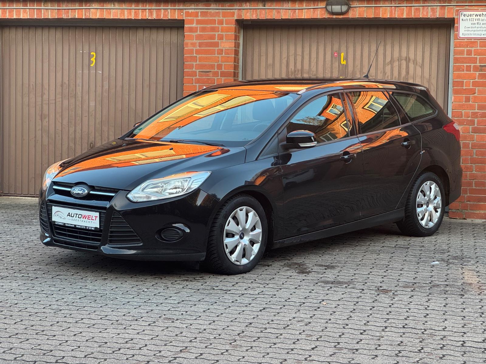 Ford Focus 2012 — photo 15