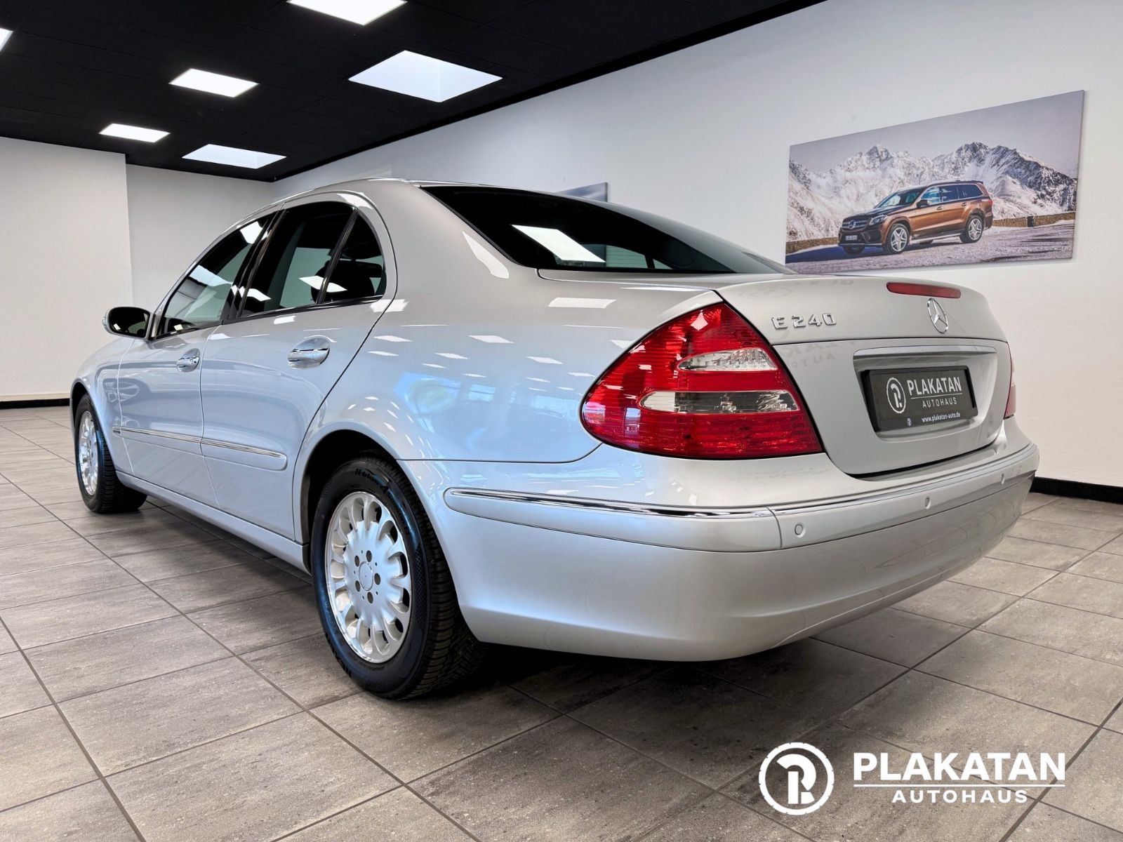 Fahrzeugabbildung Mercedes-Benz E 240 ELEGANCE, TÜV Neu, 2 Hand