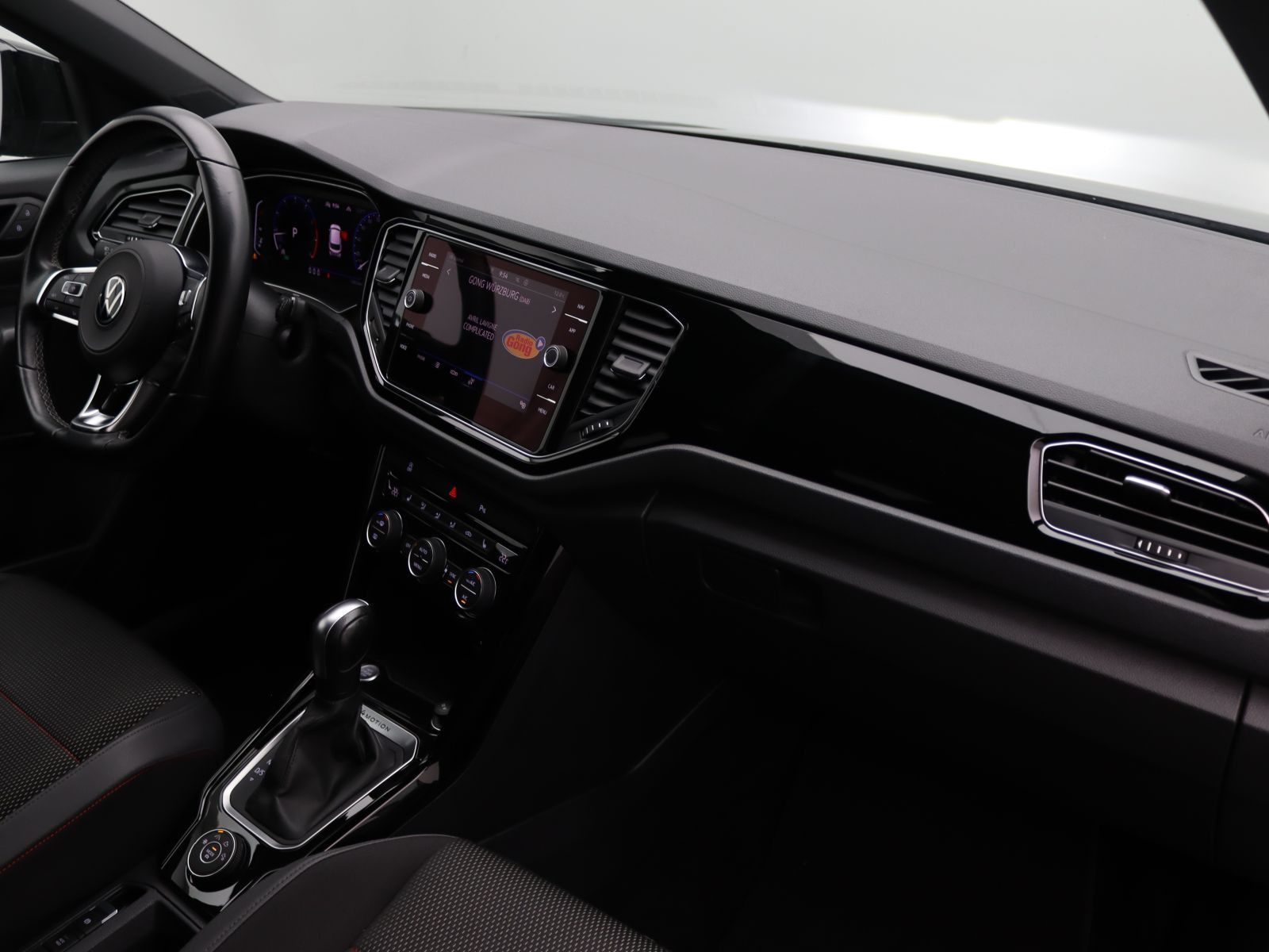 Volkswagen T-Roc - Bild 12