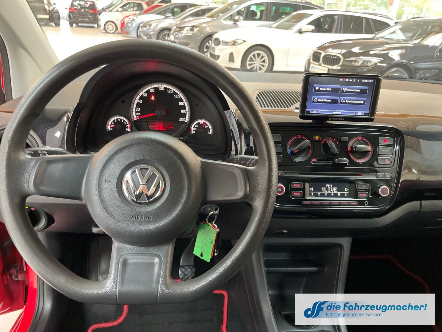 Fahrzeugabbildung Volkswagen up! move Navi Klimaautom SHZ Notbremsass. Temp P