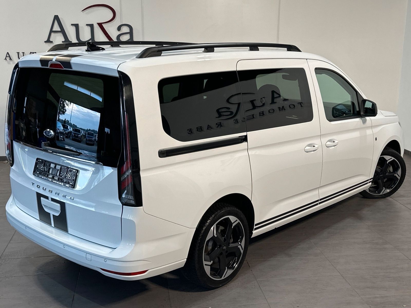 Fahrzeugabbildung Ford Tourneo Connect 1.5 EB 7-Sitzer Sport NAV+LED