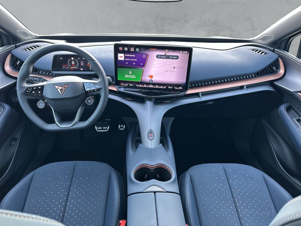 Fahrzeugabbildung CUPRA Tavascan VZ 4Drive 340 PS 77 kWh - mit KI generiert/bearbeitet