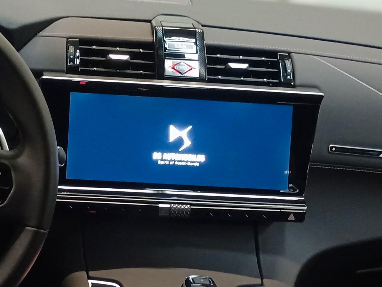 Fahrzeugabbildung DS Automobiles DS7 BlueHDi 130 EAT8 Antoine de Saint Exupéry