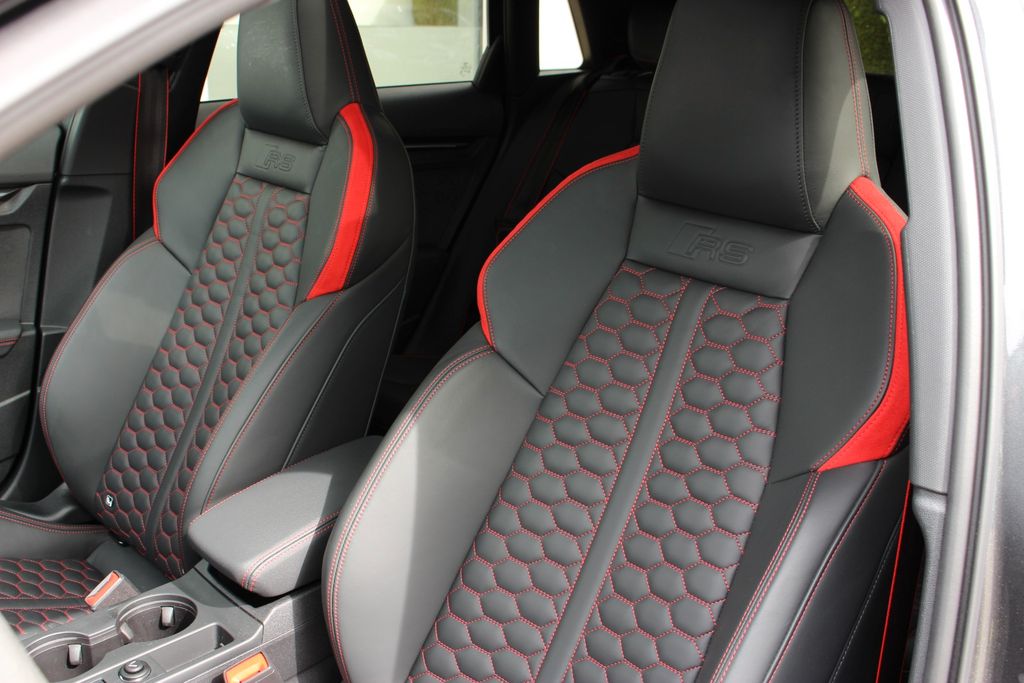 AUDI RS3 Sportback/RS DYNAMIK/ SONOS/ KOMFORT PRO AUDI RS3 Sportback/RS DYNAMIK/ SONOS/ KOMFORT PRO