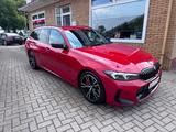 BMW 330 d xDrive M Sport Ahk - rote BMW 330