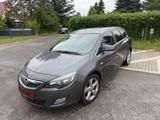 Opel Astra J Sports Tourer Sport/Automatik - Opel Astra Kombi Benzin Automatik in Berlin