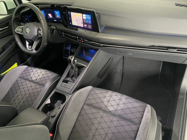 Golf VIII R-Line 1.5 TSI NAVI+KAMERA+SHZ
